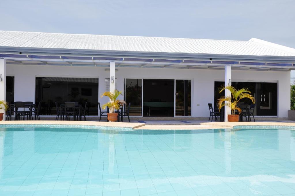 Olivia Resort Serviced Apartments And Bungalows Panglao Exterior photo