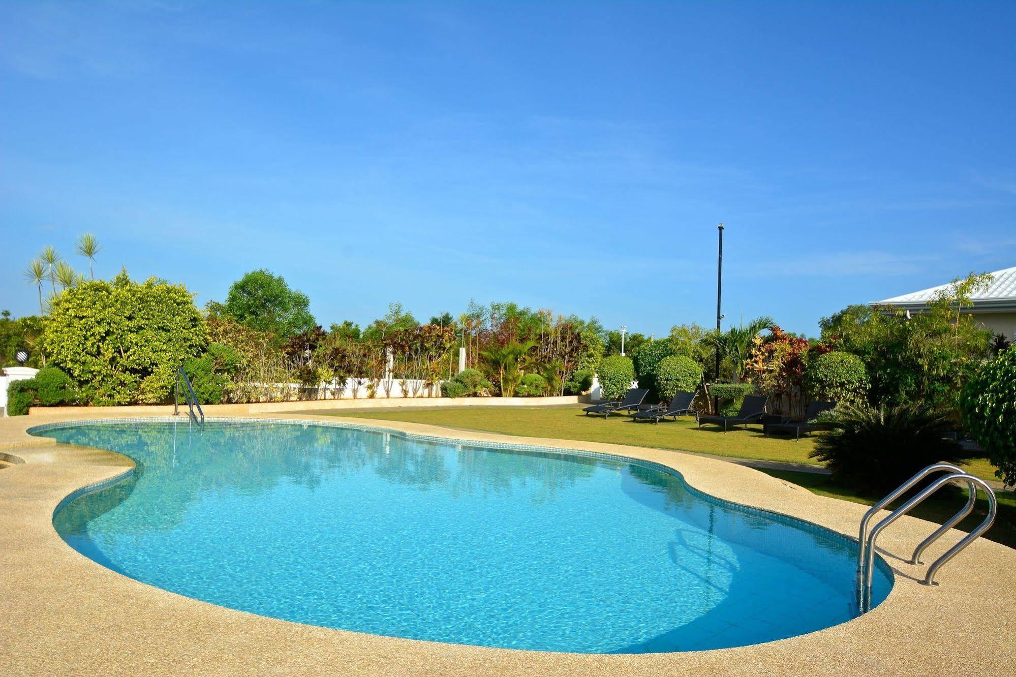 Olivia Resort Serviced Apartments And Bungalows Panglao Exterior photo
