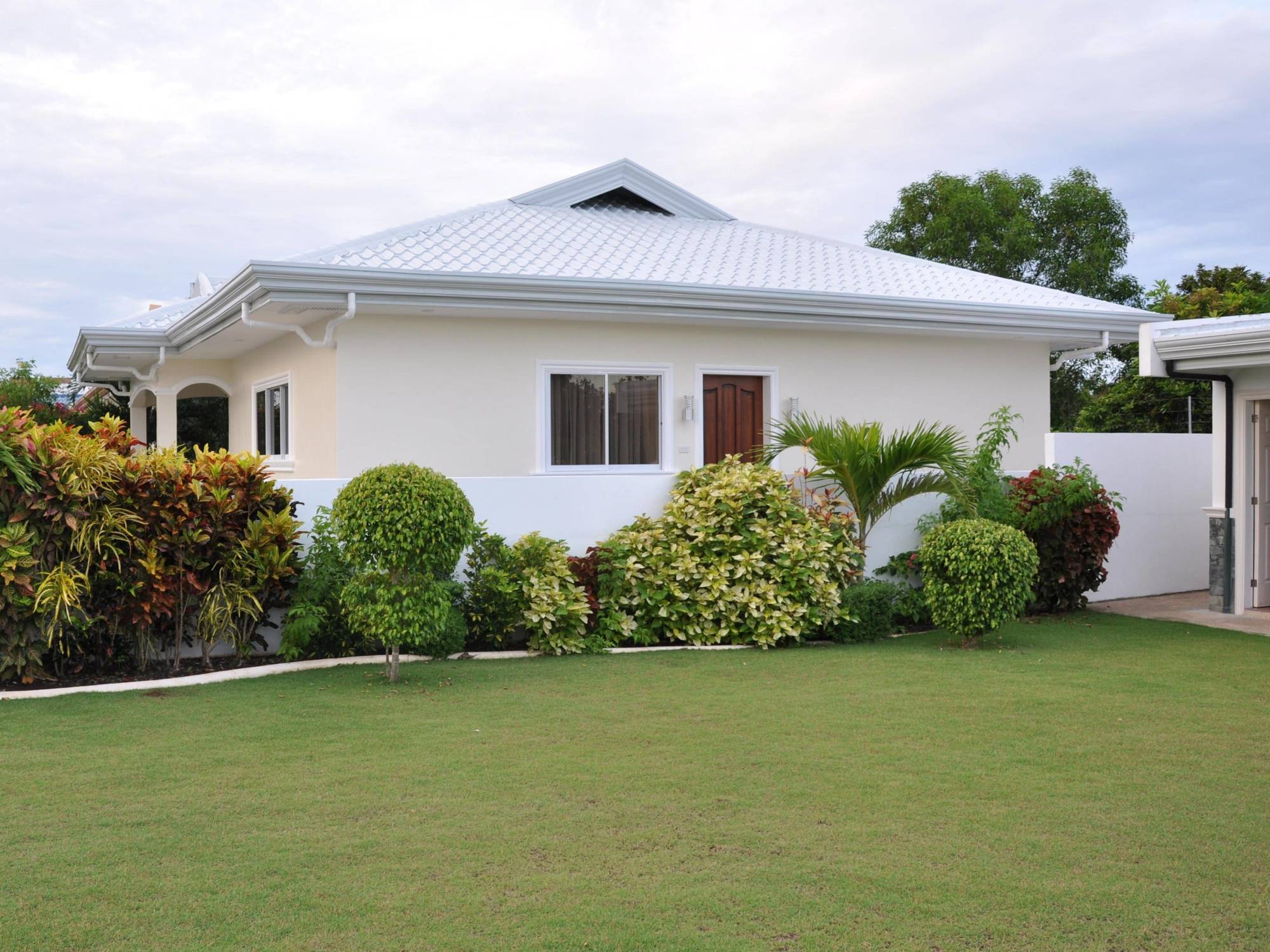 Olivia Resort Serviced Apartments And Bungalows Panglao Exterior photo